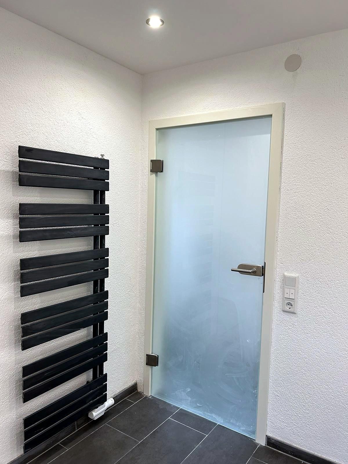 Baño después de la remodelación – Edificio plurifamiliar – remodelación integral (Proyecto de referencia en Alemania)