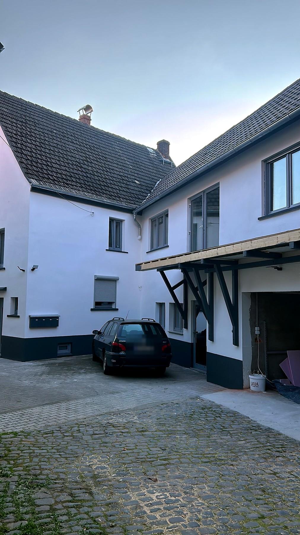 Exterior y fachada después de la remodelación – Edificio plurifamiliar – remodelación integral (Proyecto de referencia en Alemania)