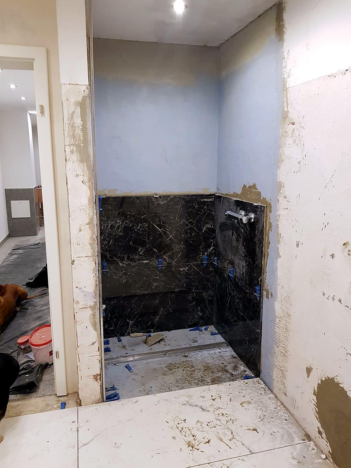 Baño durante la obra – Vivienda unifamiliar – pasillo, salas y baños (Proyecto de referencia en Alemania)